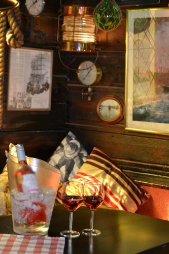 Botel Den Röda Båten, Stockholm - Reserving