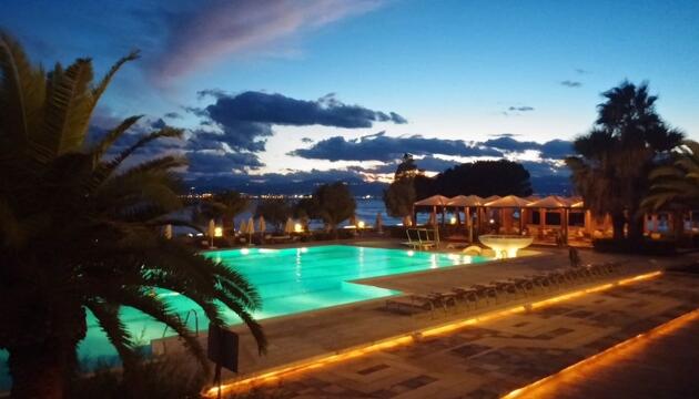 Foto de Hotel Ramada by Wyndham Loutraki Poseidon Resort