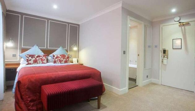 Foto de London Chigwell Prince Regent Hotel, BW Signature Collection