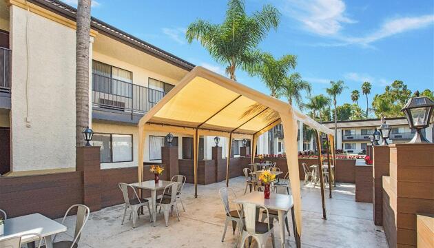 Foto de Hotel Stanford Inn &amp; Suites Anaheim