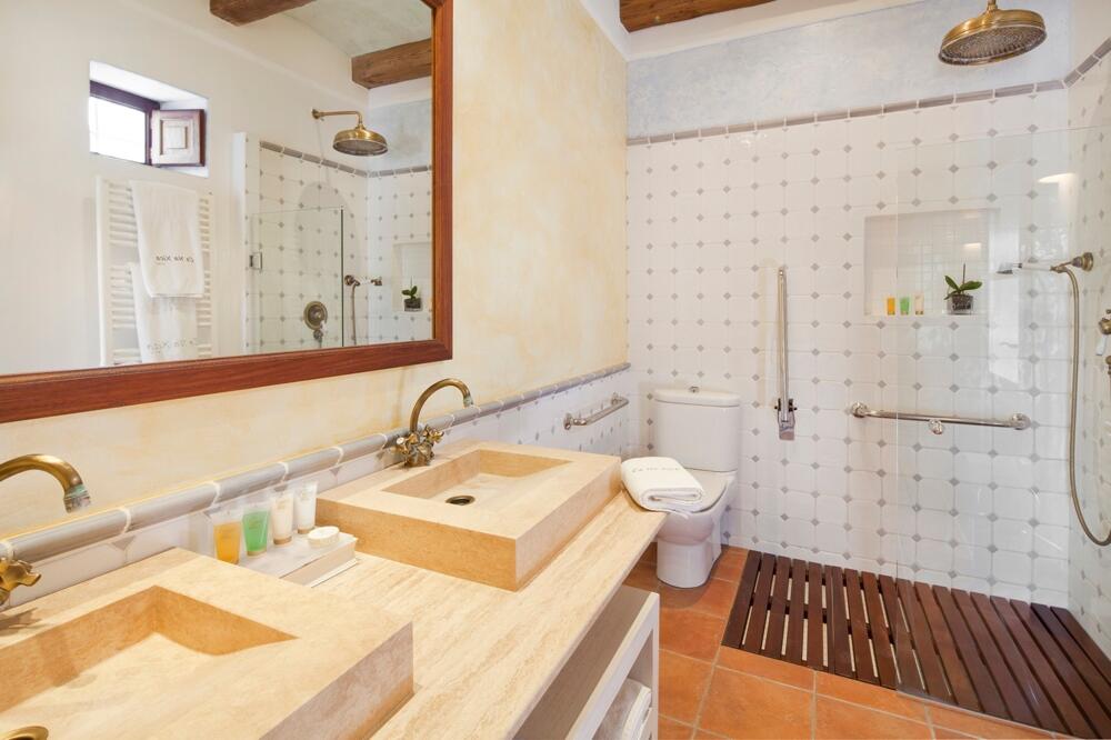 Foto de una habitación de Ca Na Xica - Hotel &amp;amp; Spa