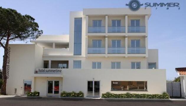 Photo – Summertime Hotel