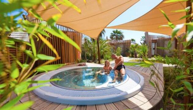 Foto de Camping Mobil Homes Vacances - Aux Prairies De La Mer