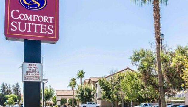 Photo – Hotel Comfort Suites Bakersfield