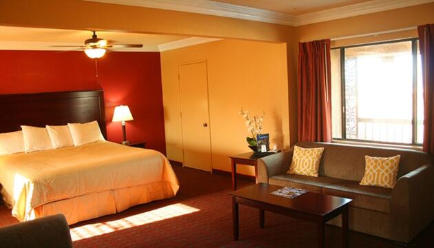 Photo – Pacific Inn and Suites