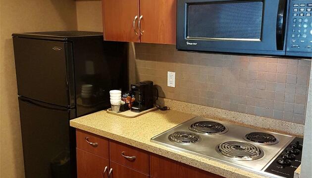 Foto de SureStay Plus Hotel by Best Western Coquitlam