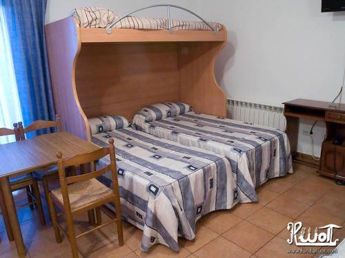 Aparthotel Fonda Bohemia Riuot, Montblanc. Desde 50