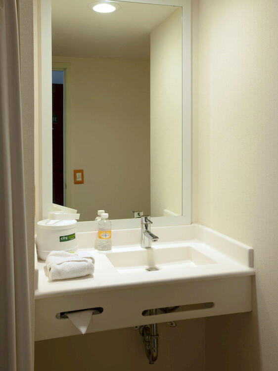 HOTEL CITY EXPRESS JUNIOR CHIHUAHUA, Chihuahua - Centraldereservas.com