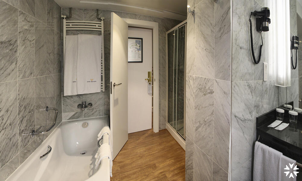 Foto del baño de Hotel Tres Reyes Pamplona