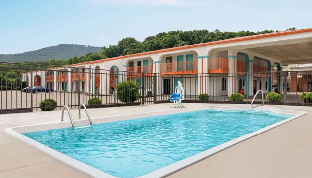 Foto de Hotel Howard Johnson by Wyndham Chattanooga Lookout Mountain