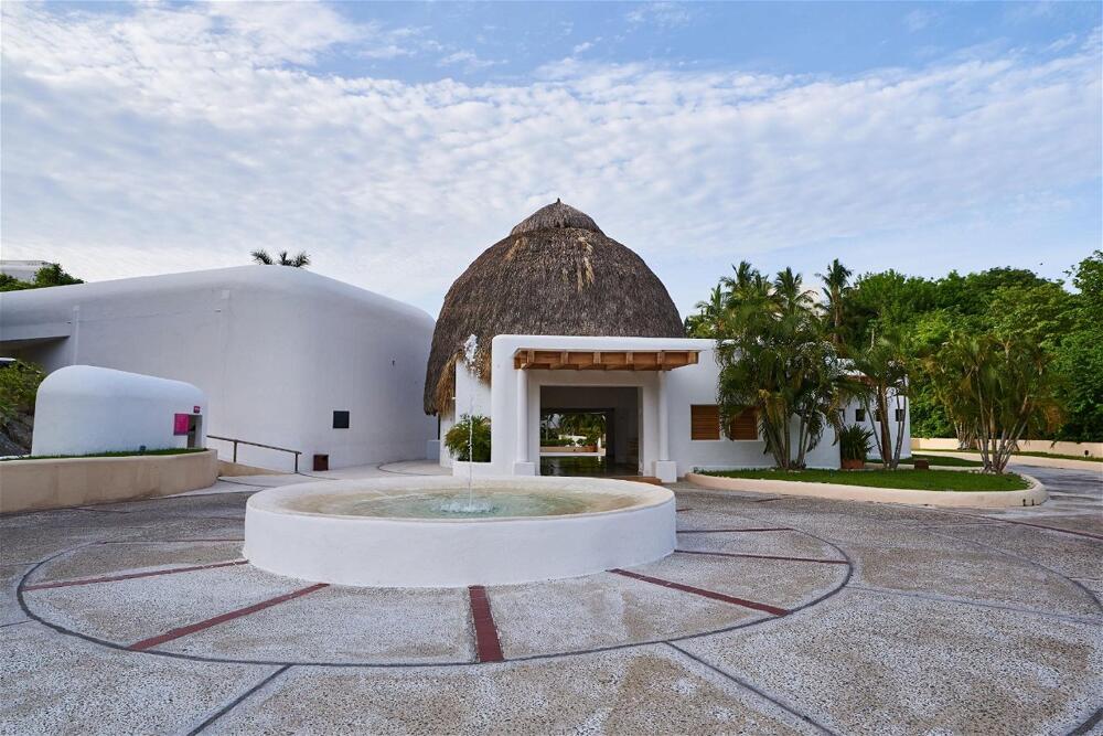 Camino Real Zaashila Huatulco