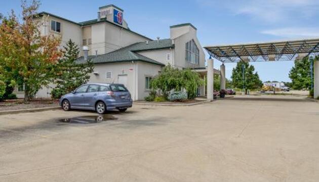 Photo – Motel 6-Medina, OH - Cleveland