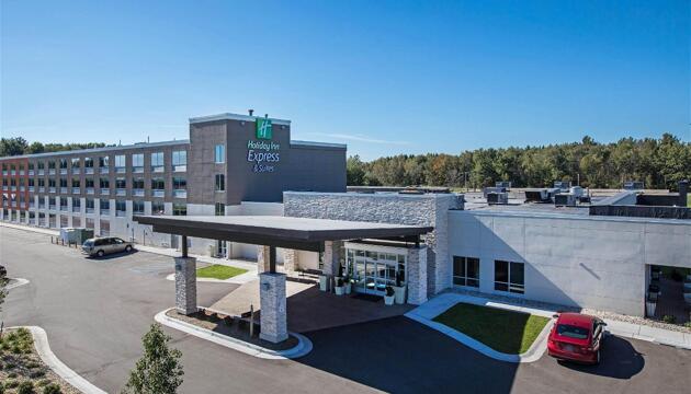 Photo – Holiday Inn Express &amp; Suites Ludington, an IHG Hotel