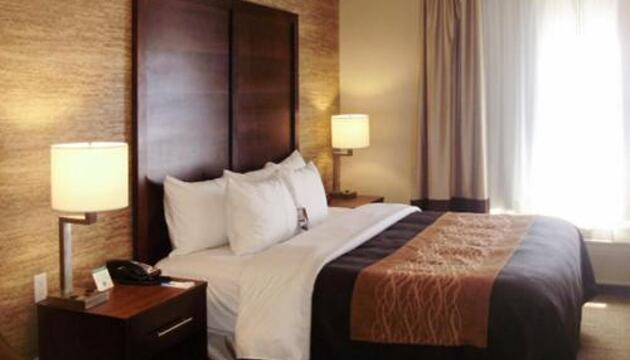 Photo – Hotel Comfort Inn Ludington near US-10
