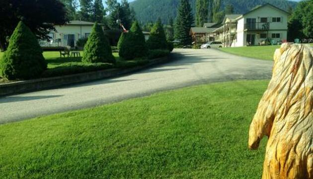 Photo – Motel Kokanee Glacier Resort