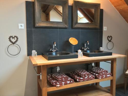 Foto de una habitación de Bed-and-Breakfast La Clé des Bois