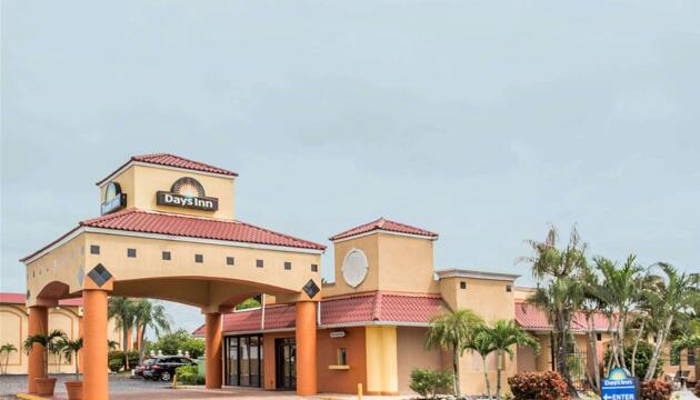 Photo – Hotel Days Inn by Wyndham Fort Myers
