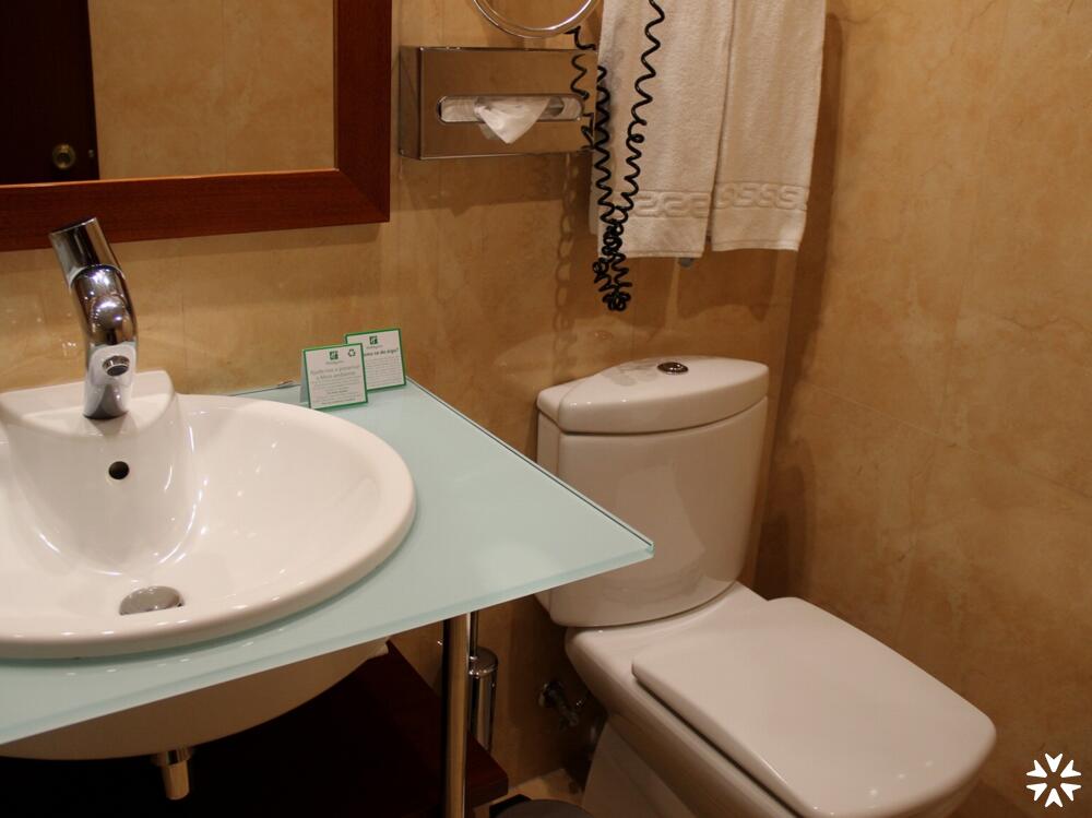 Foto del baño de Holiday Inn Lisbon Continental, an IHG Hotel