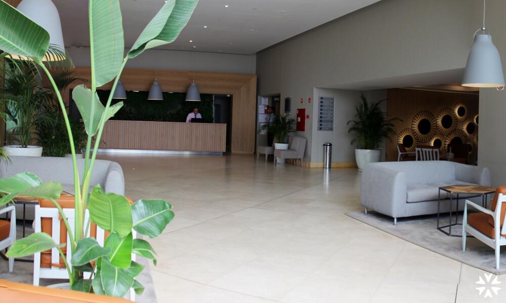 Foto de las zonas nobles de Hotel Yellow Praia Monte Gordo