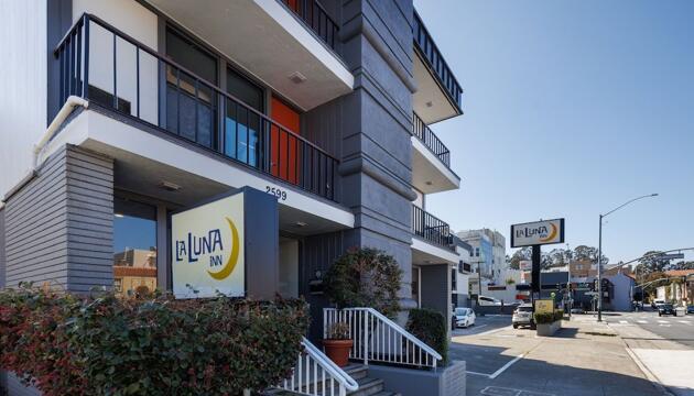 Foto de La Luna Inn, a C-Two Hotel