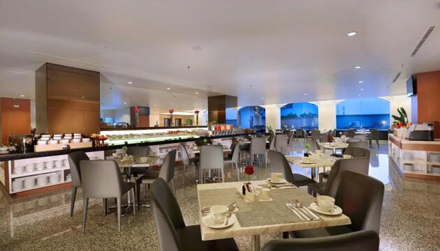 Foto de Golden City Hotel And Convention Center