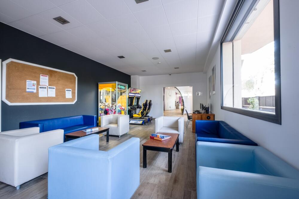 Foto de los servicios de Apartamentos California
