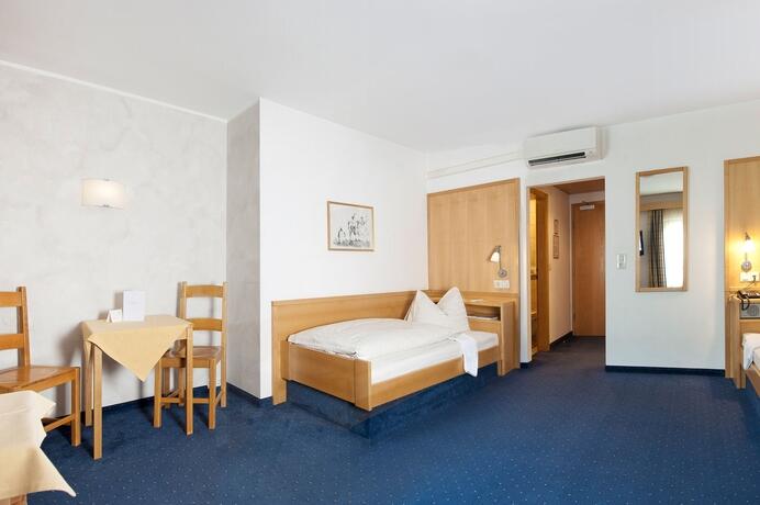Room – Hotel Weisses Rössl