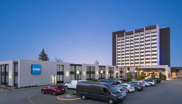Foto de Travelodge by Wyndham Quebec City Hotel &amp; Convention Centre