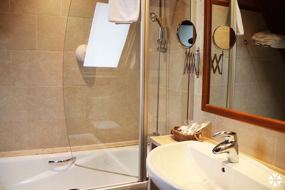 Foto del baño de Hotel Albares