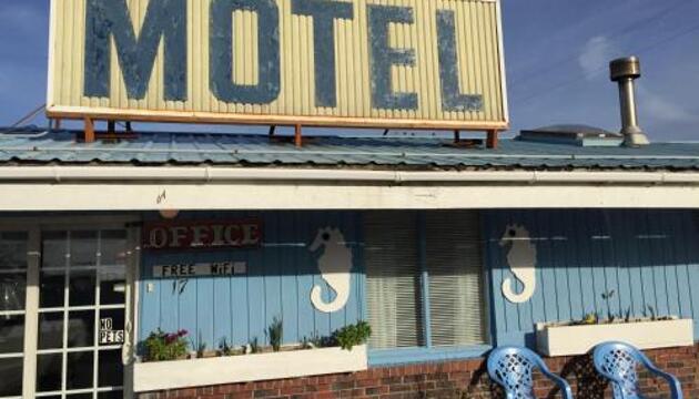 Photo – Chris by the Sea Motel