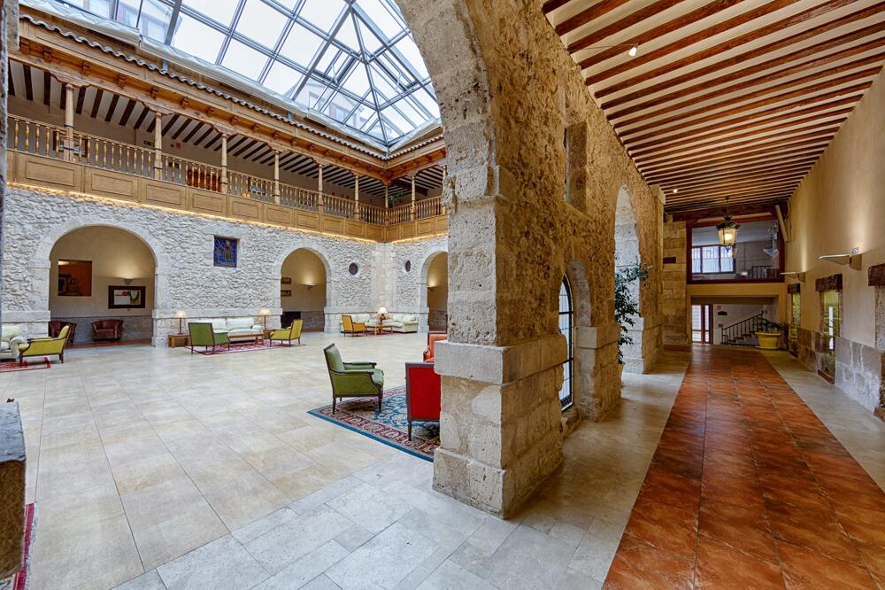 Foto de las zonas nobles de AZZ Peñafiel Las Claras Hotel &amp;amp; Spa