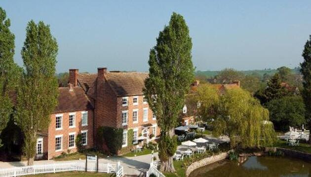 Photo – Corse Lawn House Hotel