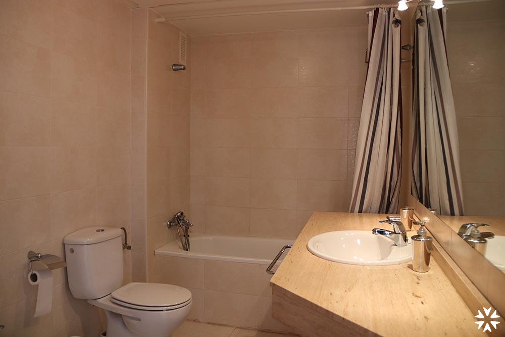 Foto del baño de Apartamentos Laguna Playa