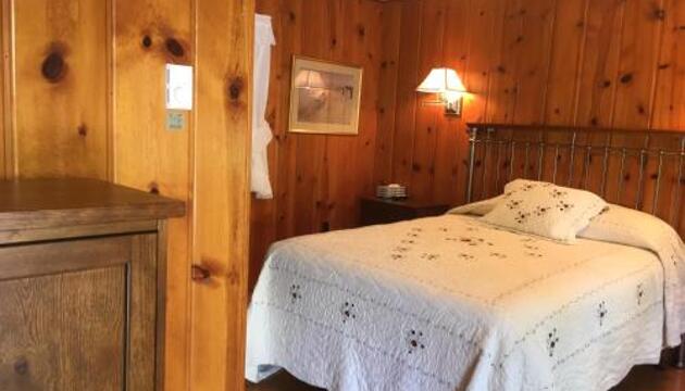 Photo – Ludington Blue Spruce Inn