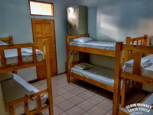 Foto de una habitación de Slow Monkey Hostel