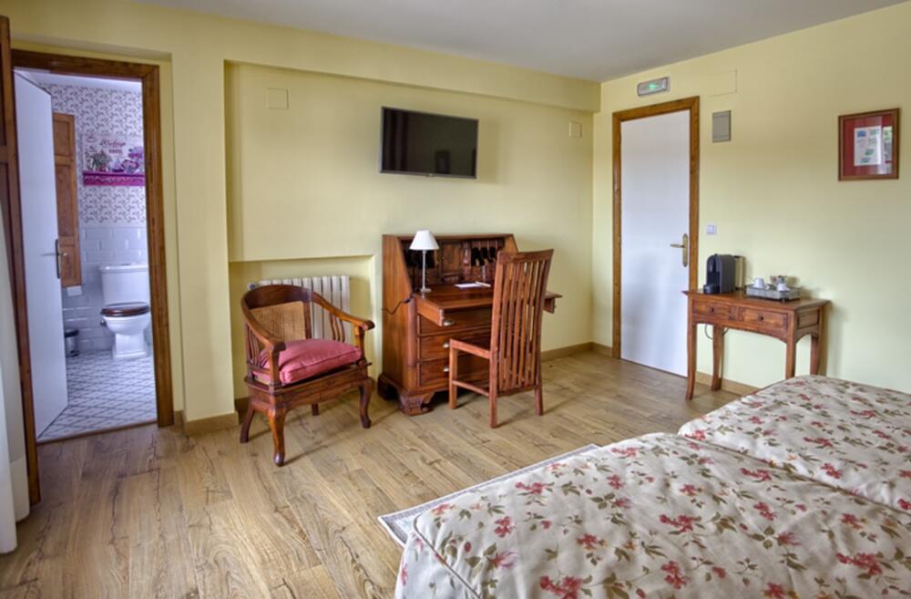 Foto de una habitación de Hotel Colonial de Santillana