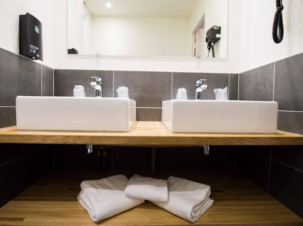 Foto del baño de Hôtel Altica Bordeaux Villenave d&amp;#039;Ornon