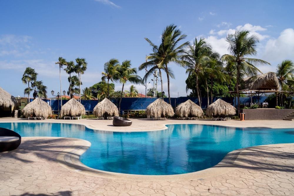 Hotel Hesperia Edén Club, La Playa Central de Reservas