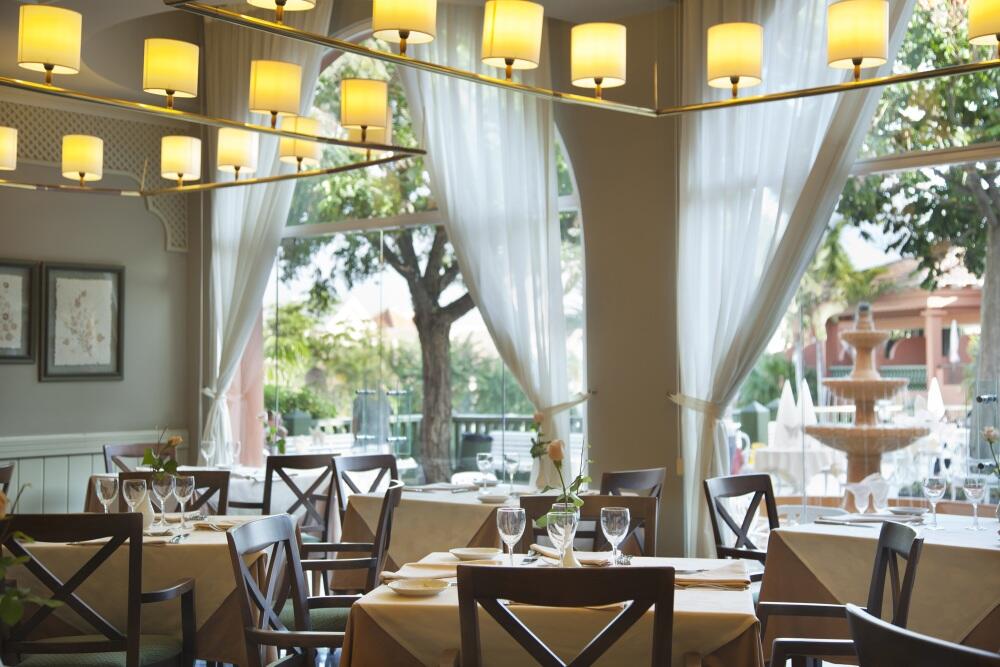 Foto de restauración de Adrián Hoteles Colón Guanahaní Adultos Only
