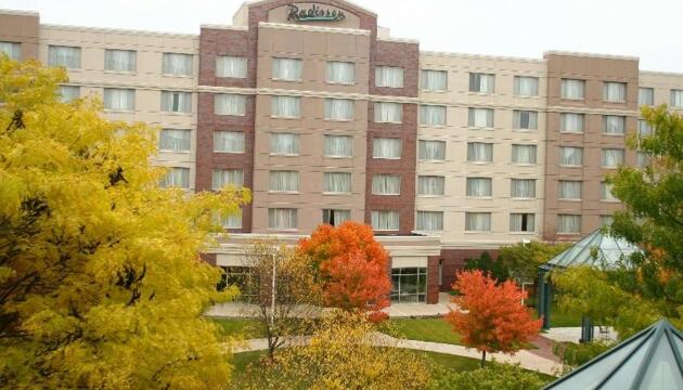 Photo – Hotel Radisson On John Deere Commons Moline