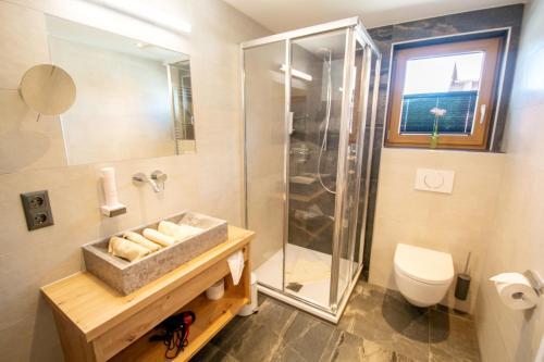 Bathroom – Hotel Mair&amp;#039;s Landgasthof -Adults only-