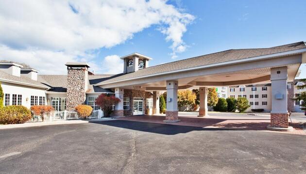 Photo – Holiday Inn Express Lake Front - St Ignace, an IHG Hotel