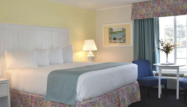 Photo – Motel Colonial Inn Harbor Springs