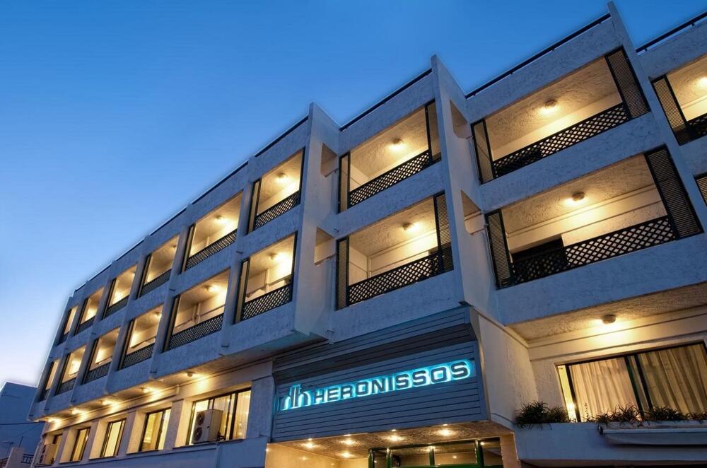 Foto del exterior de Heronissos Hotel