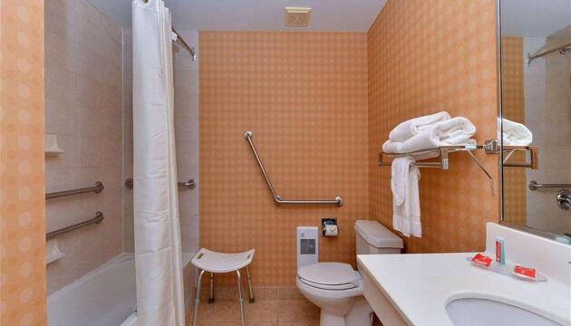 Photo – Hotel Econo Lodge Inn &amp; Suites University