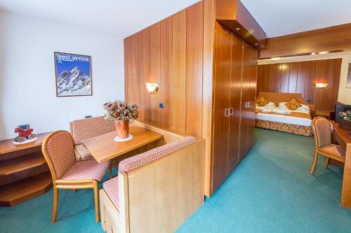 Room – Hotel Excelsior Planet