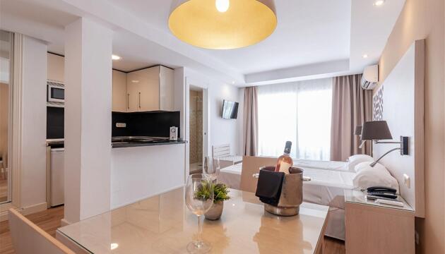 Foto de Aparthotel Puerto Azul Marbella