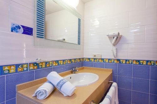 Foto del baño de Apartamentos Ses Eufabietes