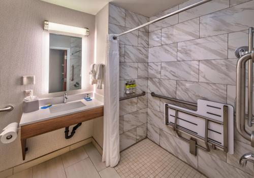 Room – Holiday Inn Express Reno Airport, an IHG Hotel