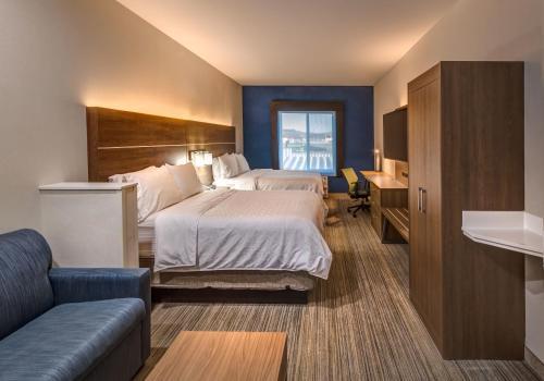 Room – Holiday Inn Express Reno Airport, an IHG Hotel
